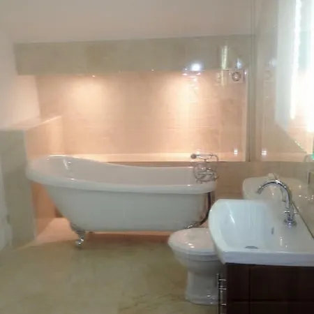 Silver Crescent House & Apts Vacation City Ireland